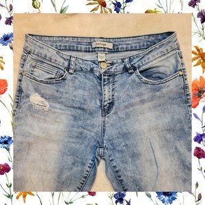 refuge jeans - size 10 - stone washed - distressed